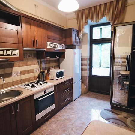 Apartment On Bernarda Meretyna 리비프 외부 사진