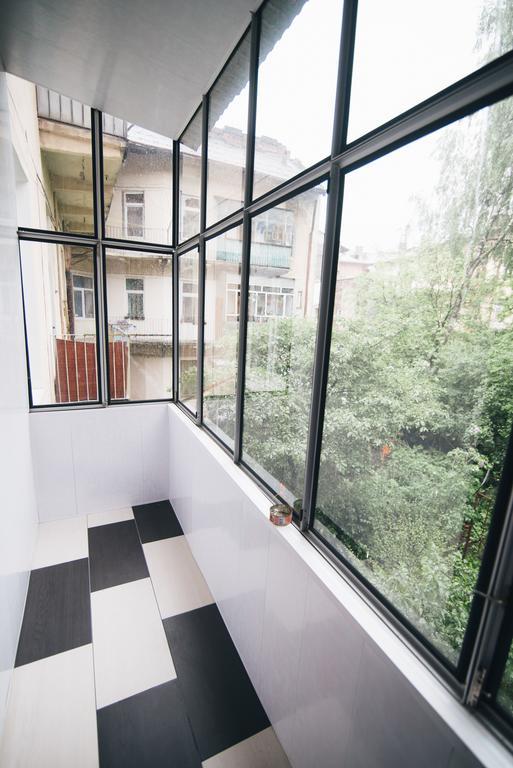Apartment On Bernarda Meretyna 리비프 외부 사진