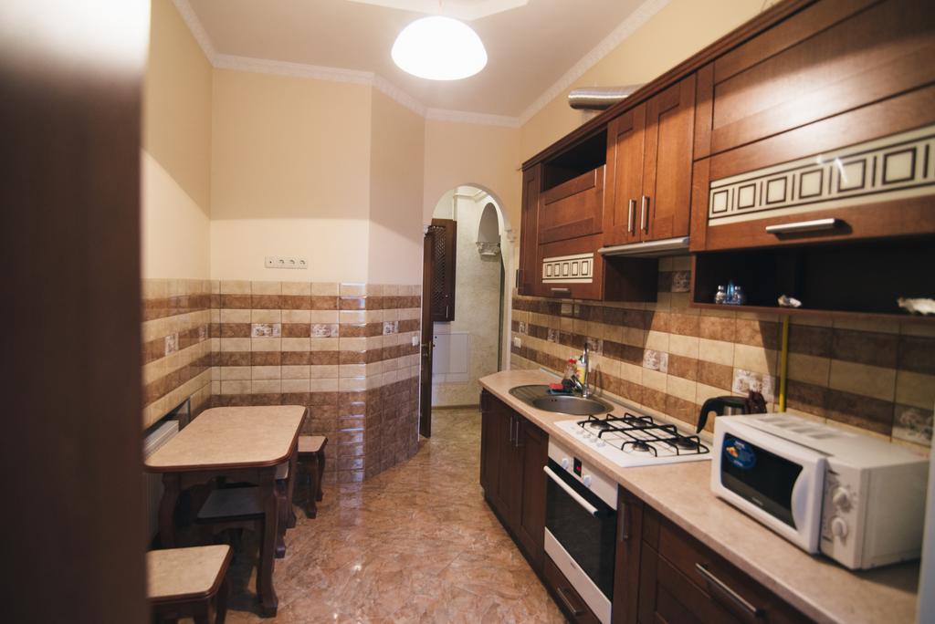Apartment On Bernarda Meretyna 리비프 외부 사진
