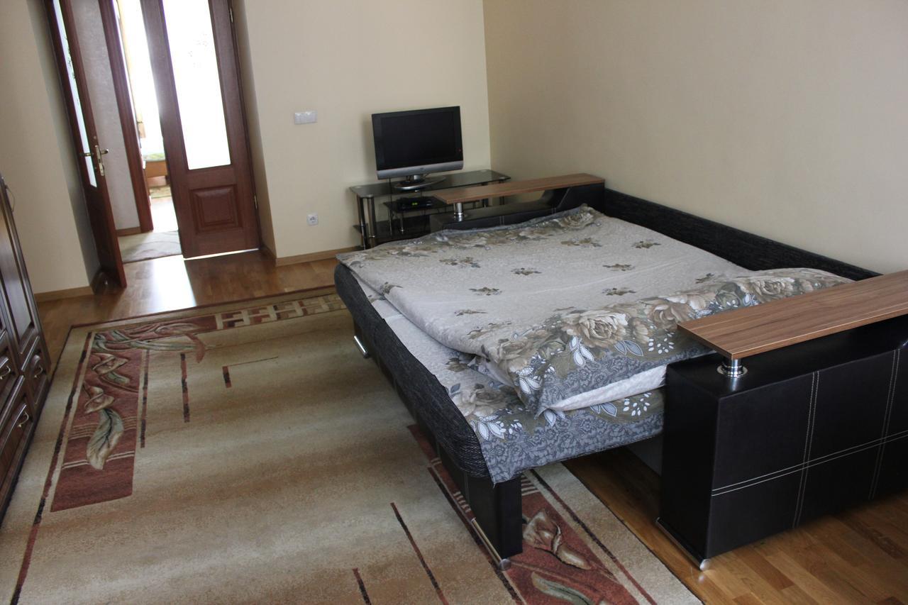 Apartment On Bernarda Meretyna 리비프 외부 사진